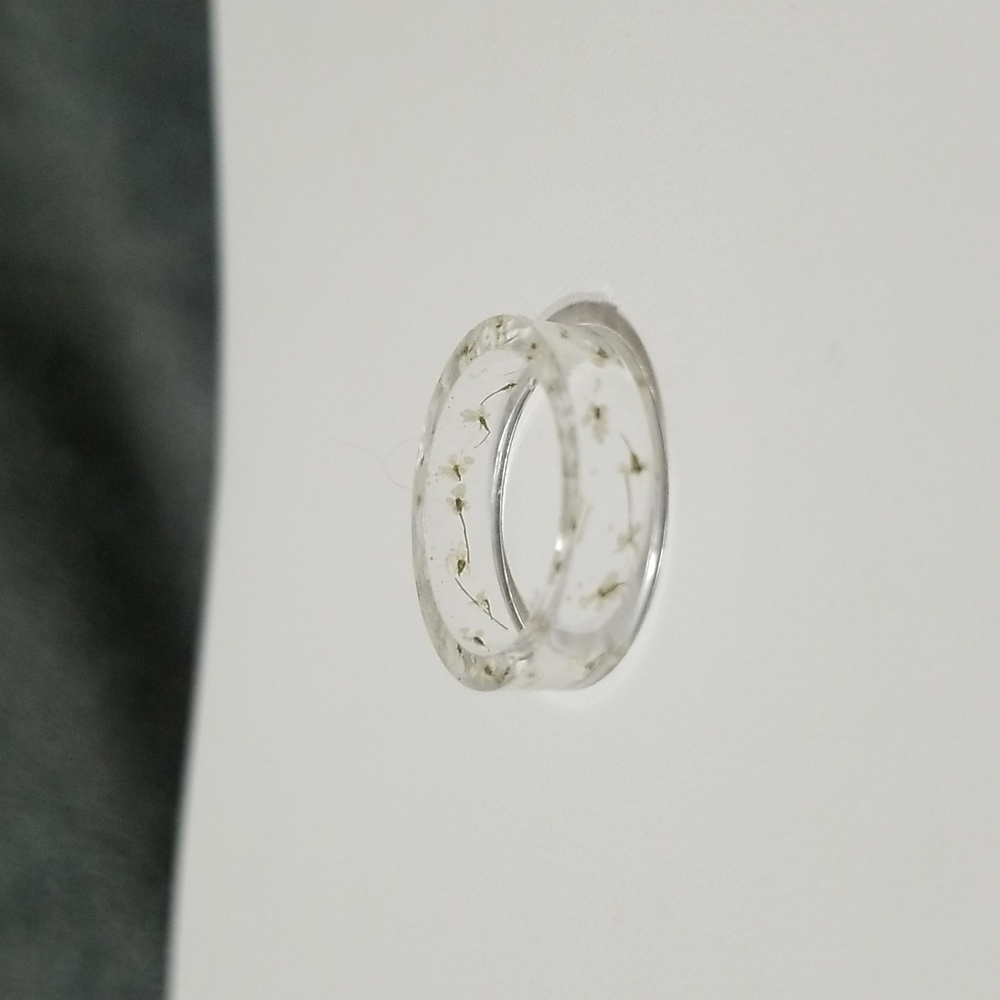 White Floral Ring Size 8.5